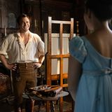 Gestatten: Benedict Bridgerton, der Lebemann der Adelsfamilie, gespielt von Luke Thompson. Als Zweitgeborener ist er mehr Prinz Harry als Prinz William, ein gescheiterter Maler, der es nur dank einer satten Geldspende an die Kunsthochschule schaffte. In den vergangenen Staffeln durfte er sich unter anderem in einer polyamourösen Beziehung, Orgien und beim Sex mit Männern ausprobieren. Doch jetzt ist Schluss mit lustig, in der vierten Staffel soll er die große Liebe finden. Ein bisschen...