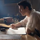 Ab dem 29. Januar können die Fans dabei zusehen, wie Benedict Bridgerton herausfindet, dass sich hinter einer geheimnisvollen Frau auf dem Maskenball seine große Liebe verbirgt. Dann sind die ersten vier Folgen auf Netflix erhältlich. Den zweiten Teil mit weiteren vier Folgen zeigt der Streaming-Anbieter ab dem 26. Februar