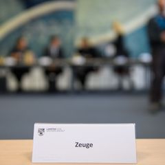 Der Parlamentarische Untersuchungsausschuss hat Zeugen aus dem ehemaligen Arbeitsumfeld des Todesfahrers vom Magdeburger Weihnac