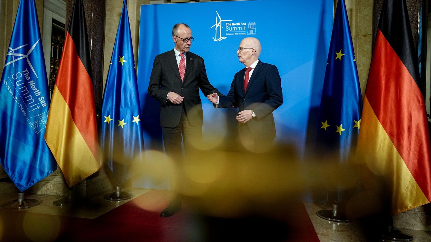 Hamburg kann nach Ansicht von Bürgermeister Tschentscher (r, mit Bundeskanzler Merz) als Veranstaltungsort des Nordsee-Gipfels v