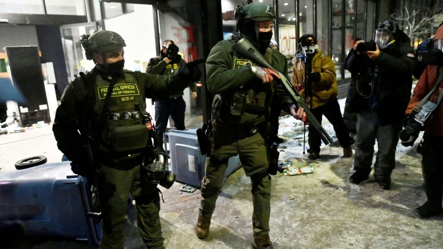 US-Sicherheitskräfte während einer Demo in Minneapolis