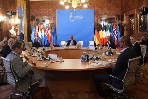 Das Hamburger Rathaus ist Schauplatz des Nordsee-Gipfels. Foto: Marcus Brandt/dpa