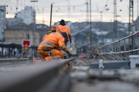 An vielen Stellen rund um Mainz wird gerade an Bahnstrecken gearbeitet. Das bringt gravierende Einschränkungen für Fahrgäste mit