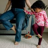 Fitness: Mikro-Übungen - auf einem Bein stehen