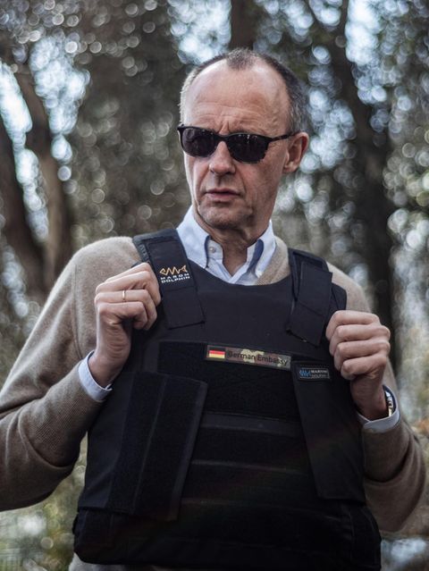 Merz in Bundeswehr Montur