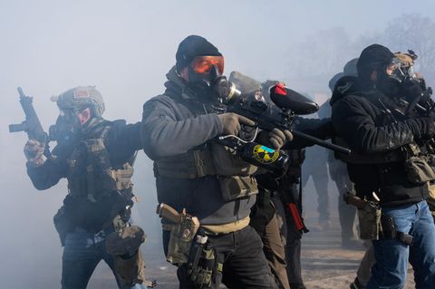 ICE Beamte während der Demonstration