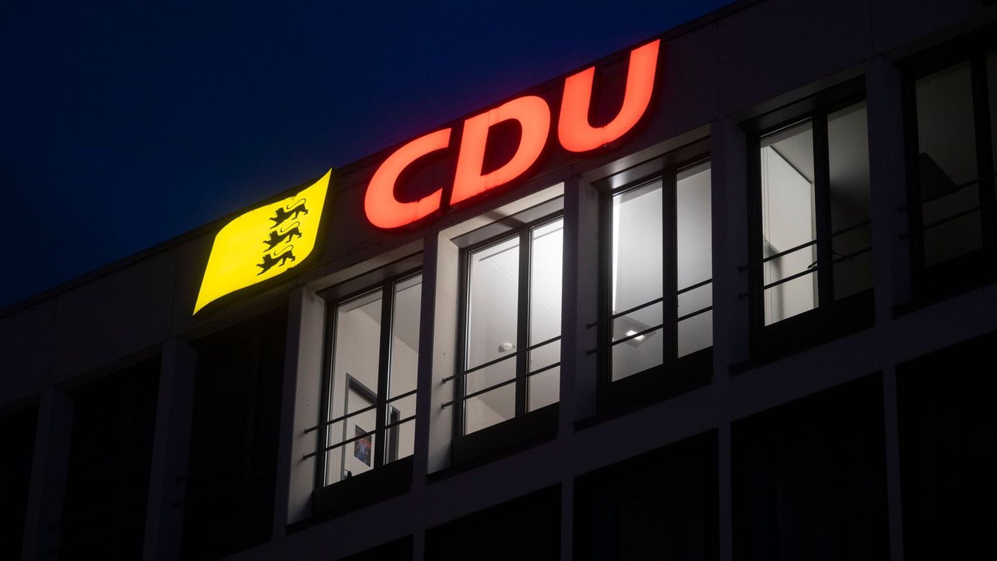 Die Polizei ist in der CDU-Landesgeschäftsstelle im Einsatz gewesen. Foto: Marijan Murat/dpa