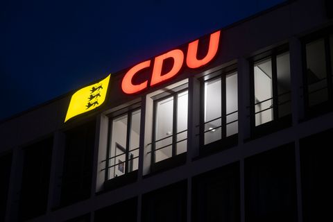 Die Polizei ist in der CDU-Landesgeschäftsstelle im Einsatz gewesen. Foto: Marijan Murat/dpa