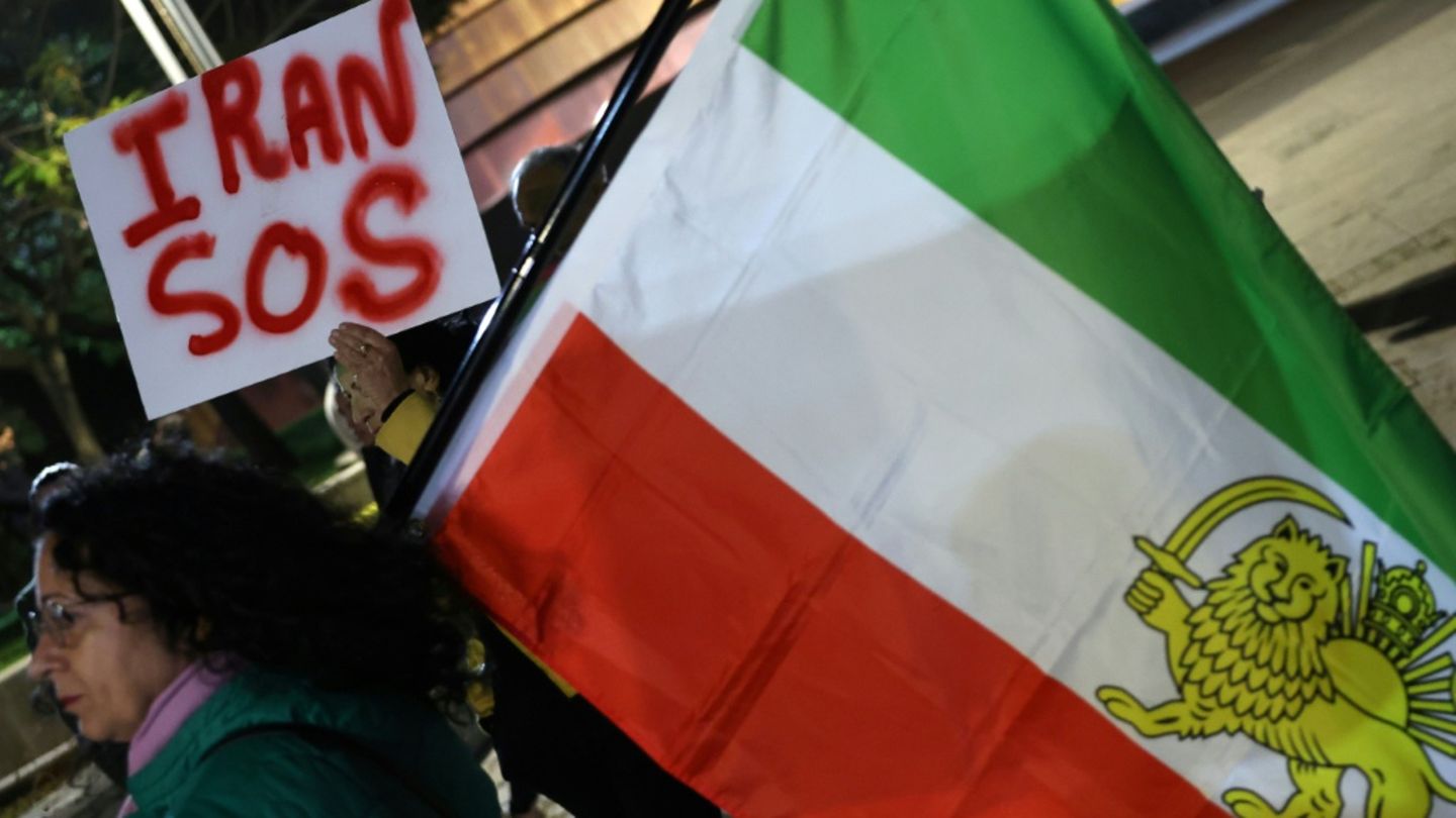 Protest in Solidarität mit den Menschen im Iran