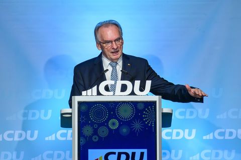 Nötig sei ein klares Signal für Politik aus der Mitte, sagte Reiner Haseloff (CDU) beim Neujahrsempfang der CDU in Magdeburg. Fo