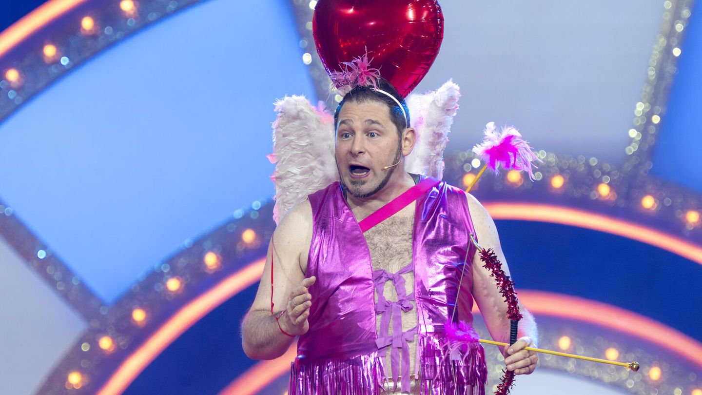 Witzmaschine Markus Zipperle in einer "herzigen" Rolle bei "Schwaben weißblau" 2025.