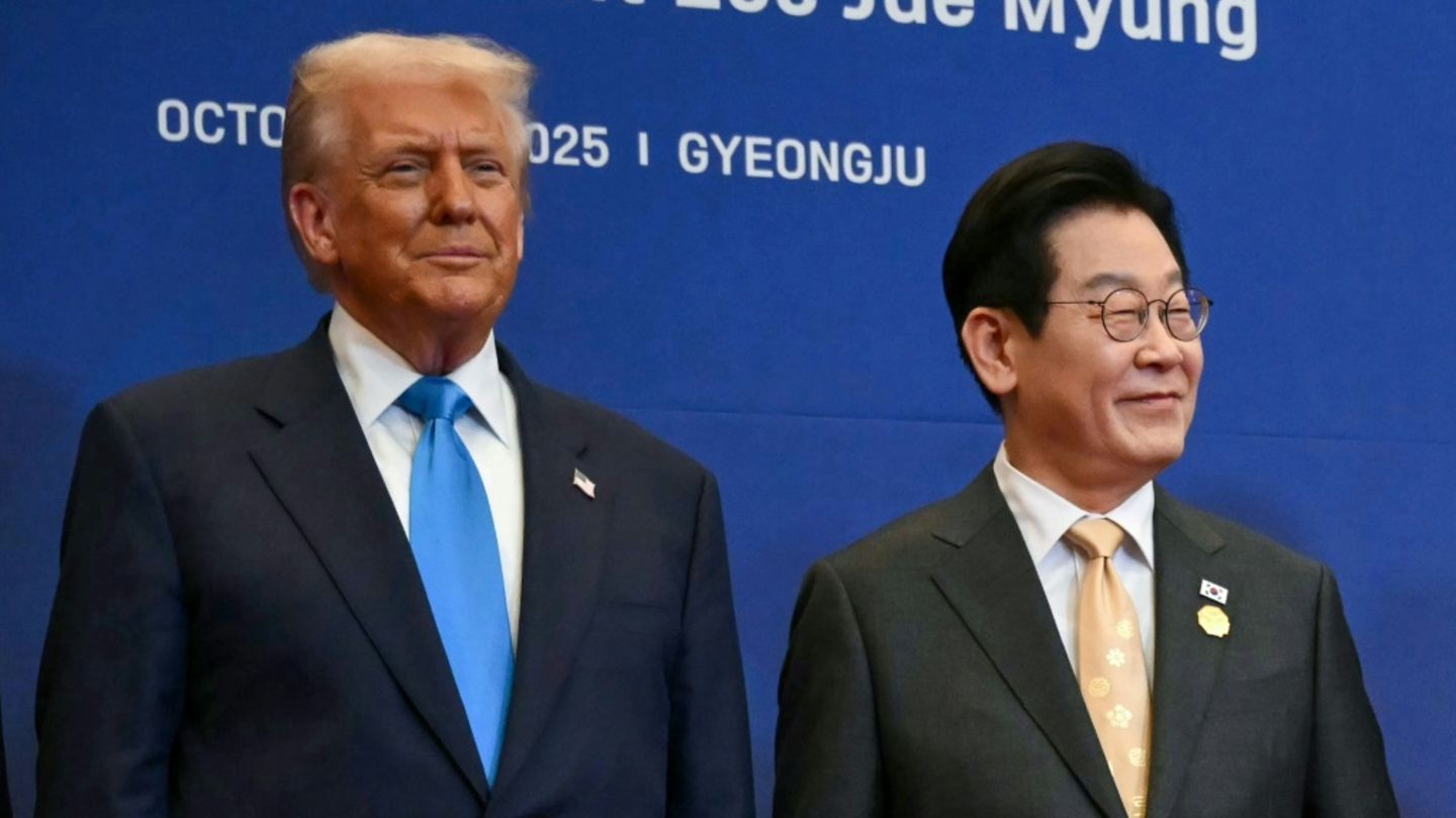 Präsidenten Lee (r.) und Trump im Oktober in Südkorea