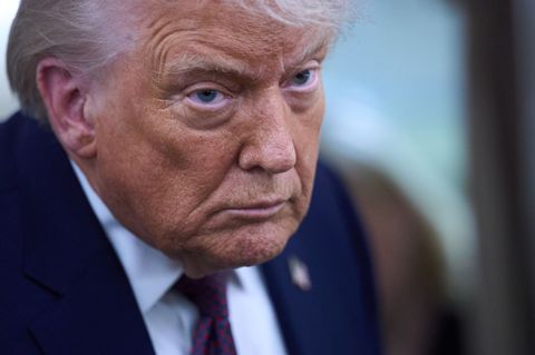 Die USA haben nach Worten Trumps eine "Armada" nahe dem Iran stationiert. (Archivbild) Foto: Evan Vucci/AP/dpa