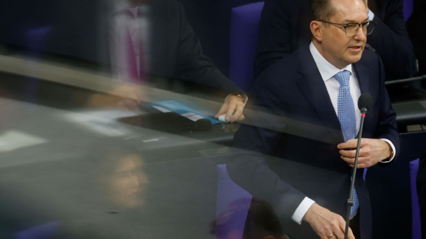 Bundesinnenminister Dobrindt sieht keinen Änderungsbedarf bei Teilzeit-Regelung