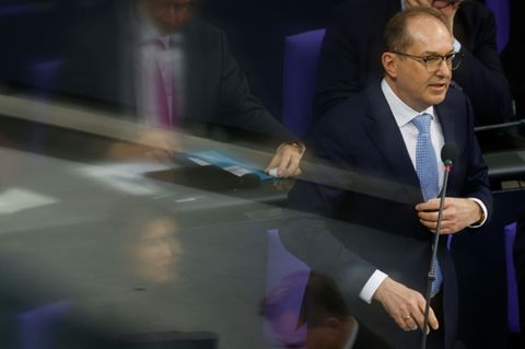 Dobrindt Mitte Januar im Bundestag