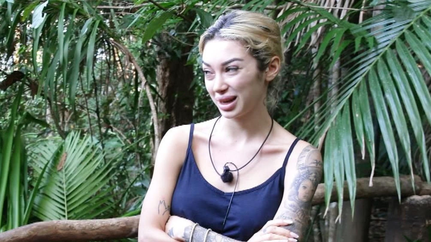 Ariels Holzhammer-Methode kommt im Dschungelcamp nicht uneingeschränkt gut an