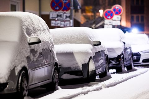 Das winterliche Wetter bleibt laut DWD. (Symbolbild) Foto: Moritz Frankenberg/dpa