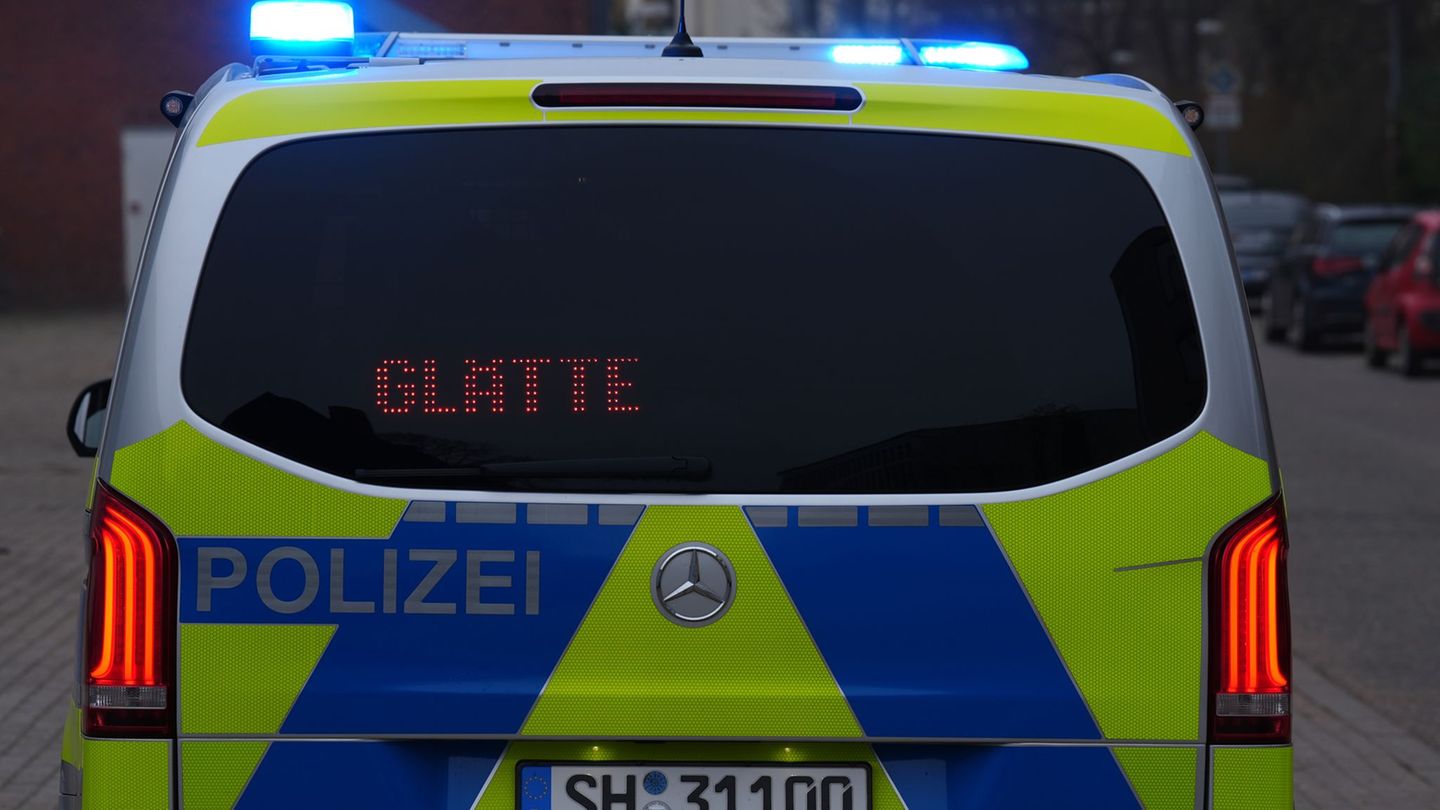 Die Polizei ist in der Früh und in der Nacht vereinzelt zu glättebedingten Unfällen ausgerückt. (Symbolbild) Foto: Marcus Brandt