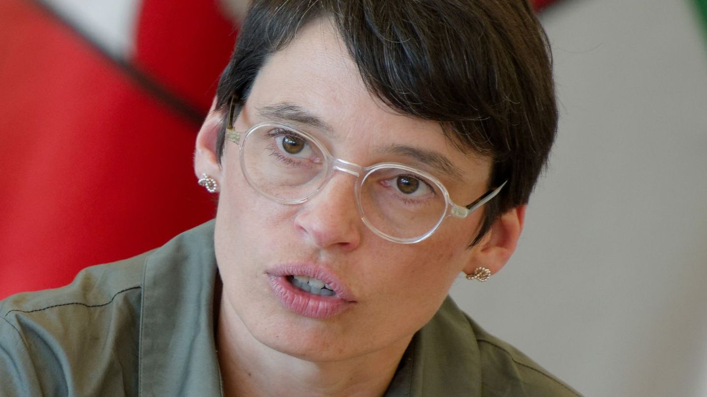 NRW-Flüchtlingsministerin Josefine Paul tritt von ihrem Amt zurück