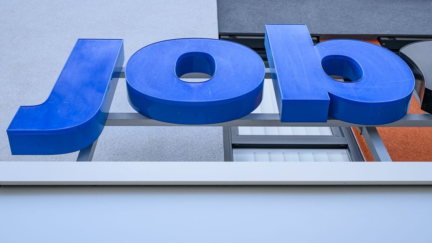 Arbeitsmarkt: Frauen und Migranten oft überqualifiziert im Job