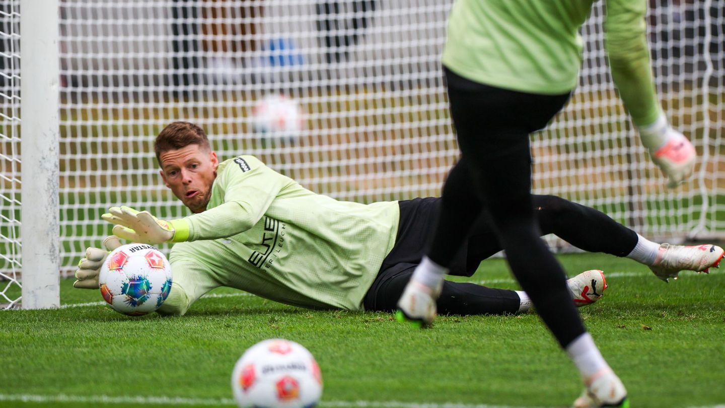 Gladbachs Torhüter Omlin wechselt auf Leihbasis nach Leverkusen. (Archivbild) Foto: Christoph Reichwein/dpa