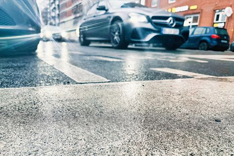 Wie Blitzeis entsteht – und worauf Autofahrer achten müssen