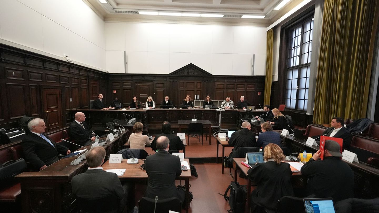 33. Prozesstag: Block-Verteidiger beantragt: Verfahren einstellen