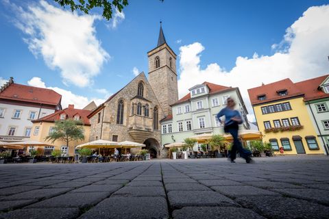 Erfurt erzielt 2025 einen neuen Rekord und wächst laut Stadtmarketing stärker als jede andere Region im Thüringer Tourismus. (Ar