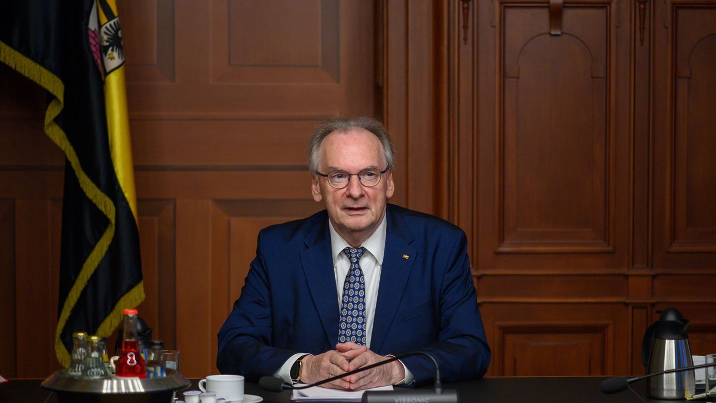 "Ich werde mich aber in das operative Geschäft nicht mehr hineinbegeben. Das ist jetzt Sache derjenigen, die dann auch die Veran