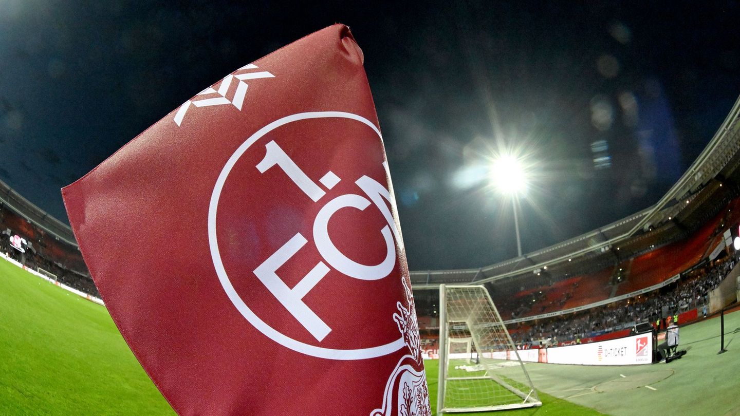 Der 1. FC Nürnberg kämpft in der 2. Liga um höhere Tabellenregionen. (Symbolbild) Foto: Jens Niering/dpa