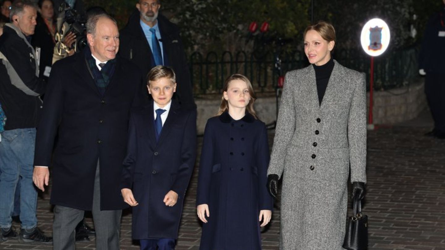 Albert und Charlène von Monaco mit ihren Zwillingen Jacques und Gabriella beim Sainte-Dévote-Fest