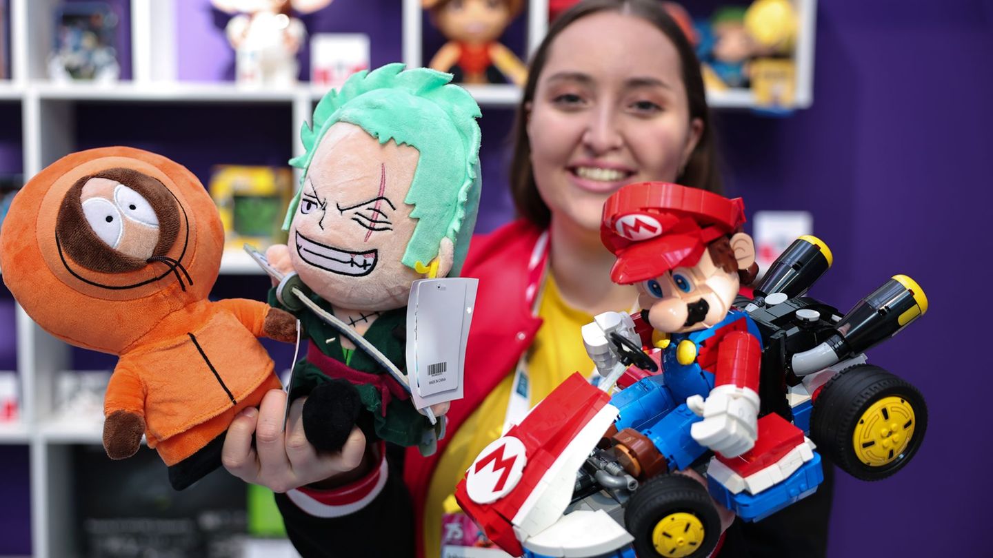 Sammelfiguren sind laut der Messe bei erwachsenen Fans beliebt. Foto: Daniel Karmann/dpa