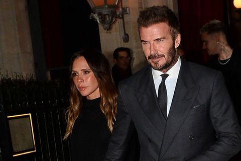 Victoria und David Beckham demonstrierten in Paris Zusammenhalt.