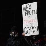 Wie die ICE-Gegner die Bundespolizei sehen, machen sie deutlich. Vergleiche mit der Geheimen Staatspolizei des NS-Regimes in Nazi-Deutschland sind an der Tagesordnung. Dennoch haben die tödlichen Schüsse auf Pretti den Bogen offenbar überspannt. Es heißt, dass ein Teil der ICE-Beamten aus Minneapolis abgezogen wird. Gleiches gilt für Einsatzleiter Bovino. Er wird ebenfalls abgelöst