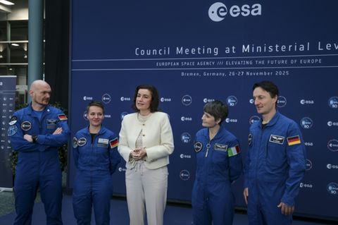 Dorothee Bär (m.) mit Astronauten