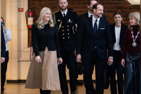 Mette-Marit und Kronprinz Haakon im Osloer Rathaus