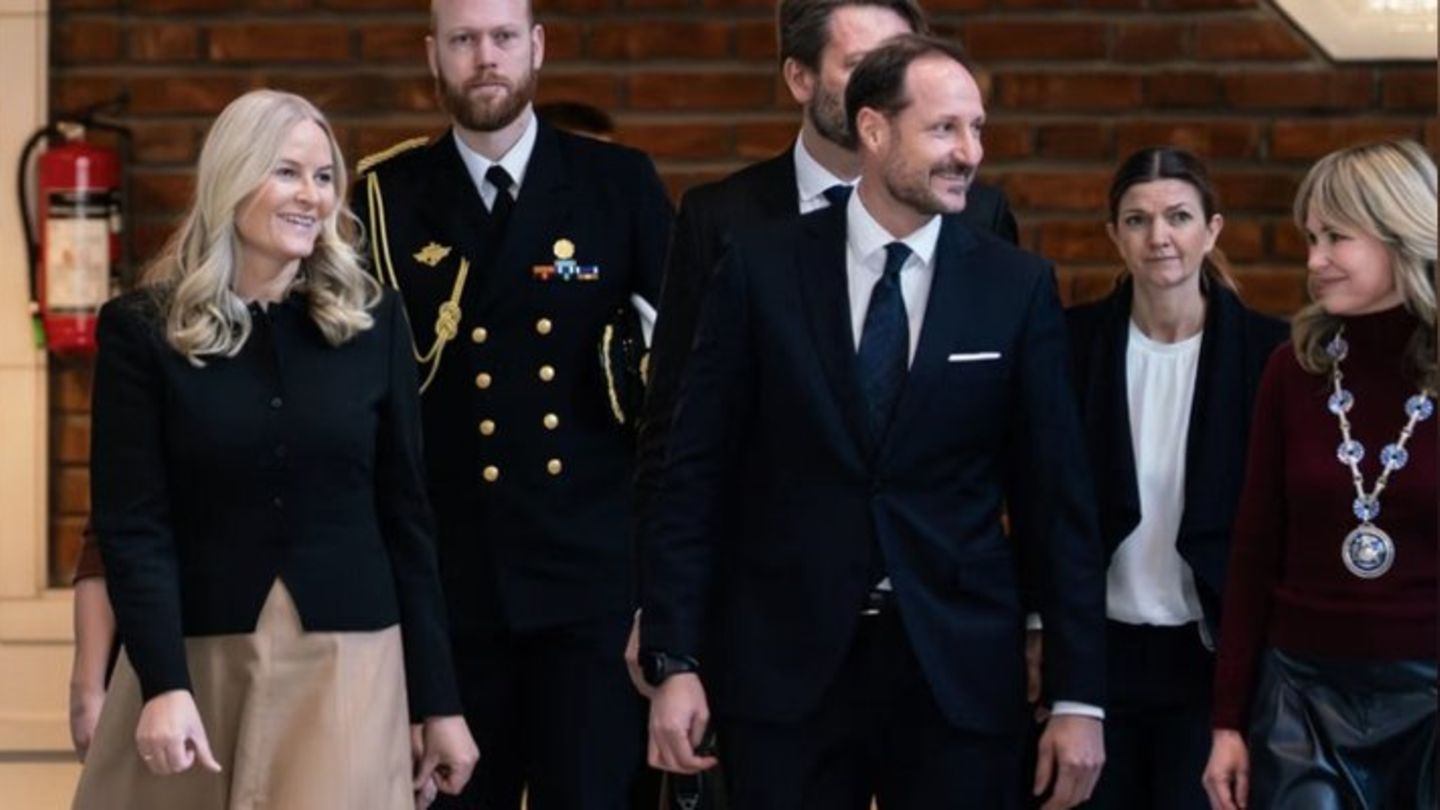 Mette-Marit und Kronprinz Haakon im Osloer Rathaus.