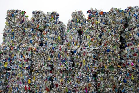 Plastikmüll in Recyclinganlage in Berlin