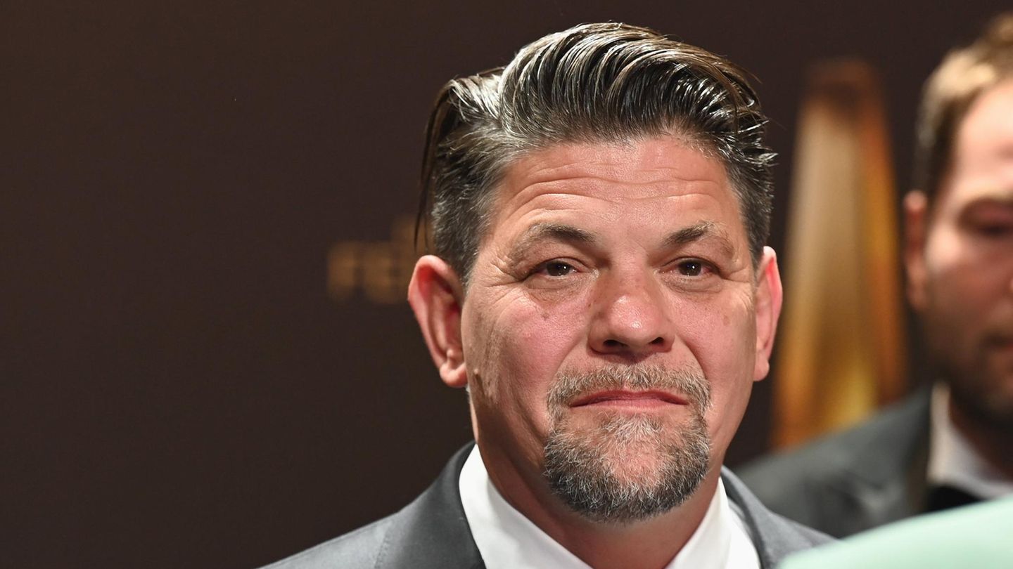 Tim Mälzer bei der Verleihung des Deutschen Fernsehpreis 2025 in Köln (Archivbild)