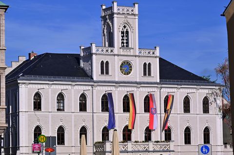 Die Stadt Weimar sieht sich in besonderer geschichtlicher Verantwortung und lobt deshalb schon seit etlichen Jahren einen Mensch