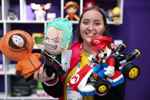 Sammelfiguren sind bei erwachsenen Fans beliebt. Foto: Daniel Karmann/dpa