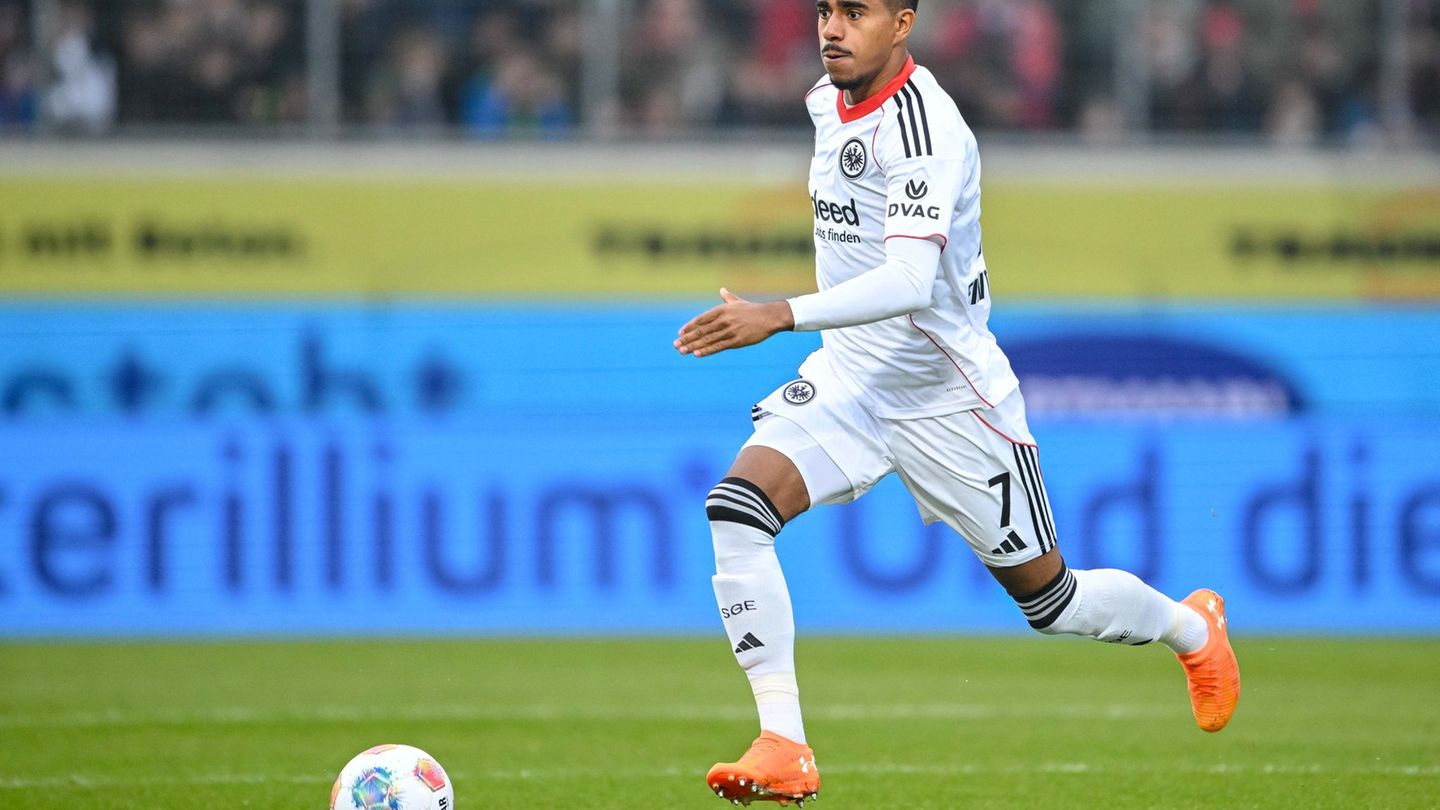 Ansgar Knauff zeigt sich unbeeindruckt von den Spekulationen um einen neuen Trainer. (Archivbild) Foto: Harry Langer/dpa