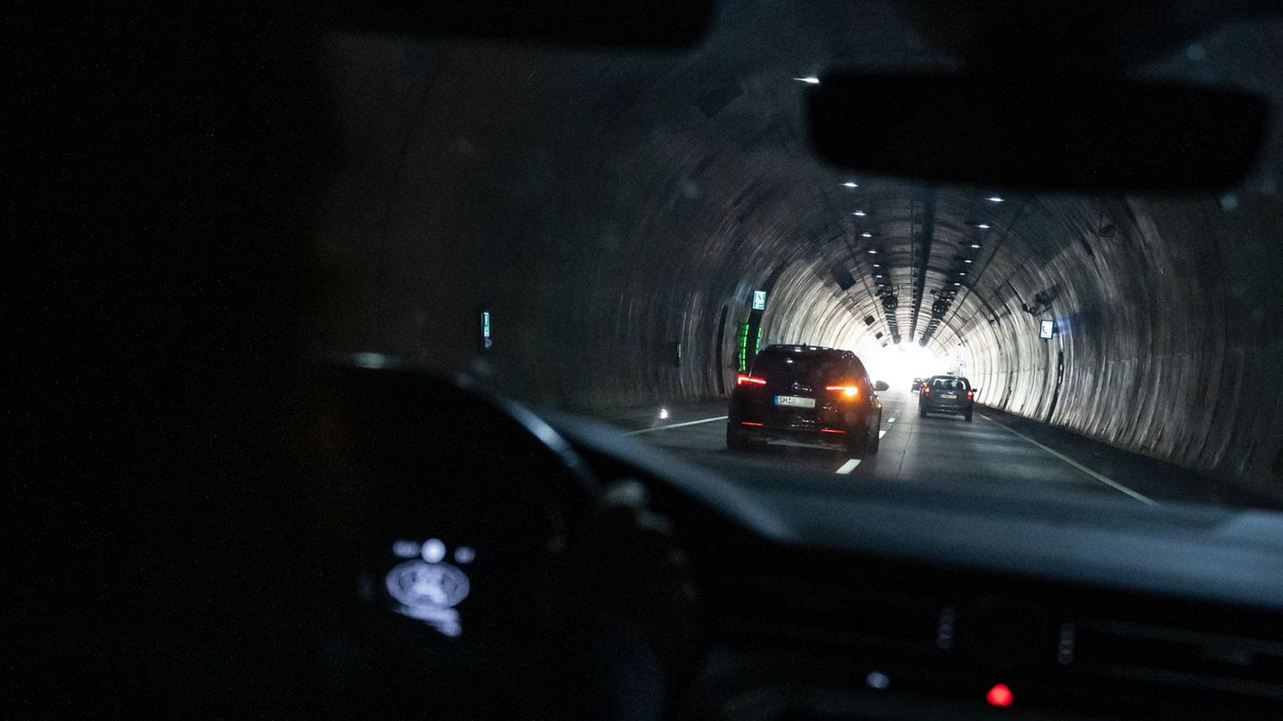 Der Schottenbergtunnel bei Meißen ist gesperrt worden. (Symbolbild) Foto: Hendrik Schmidt/dpa