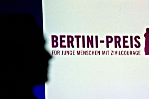 Insgesamt beteiligten sich 126 Schülerinnen in sechs Projekten. Foto: Daniel Bockwoldt/dpa