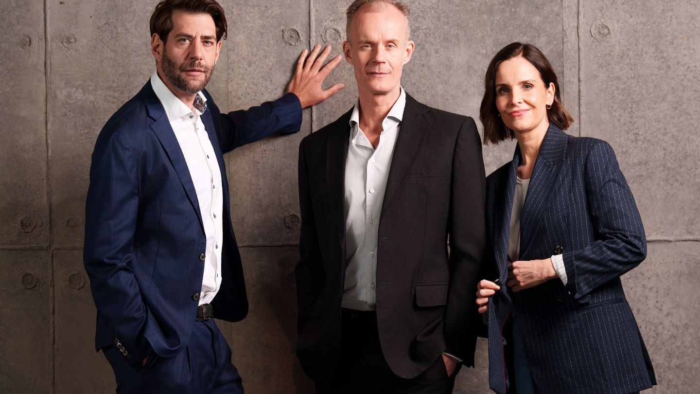 Bereiten sich mit langem Anlauf auf die Jubiläumssendung vor (von links): Claus von Wagner, Max Uthoff und Maike Kühl.