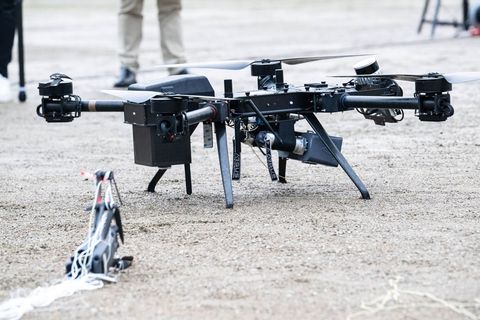 Die Polizei kann Drohnen abwehren und abfangen. (Symbolbild) Foto: Sina Schuldt/dpa
