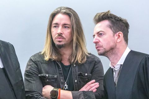 Gil Ofarim und sein Anwalt Dr. Alexander Stevens.