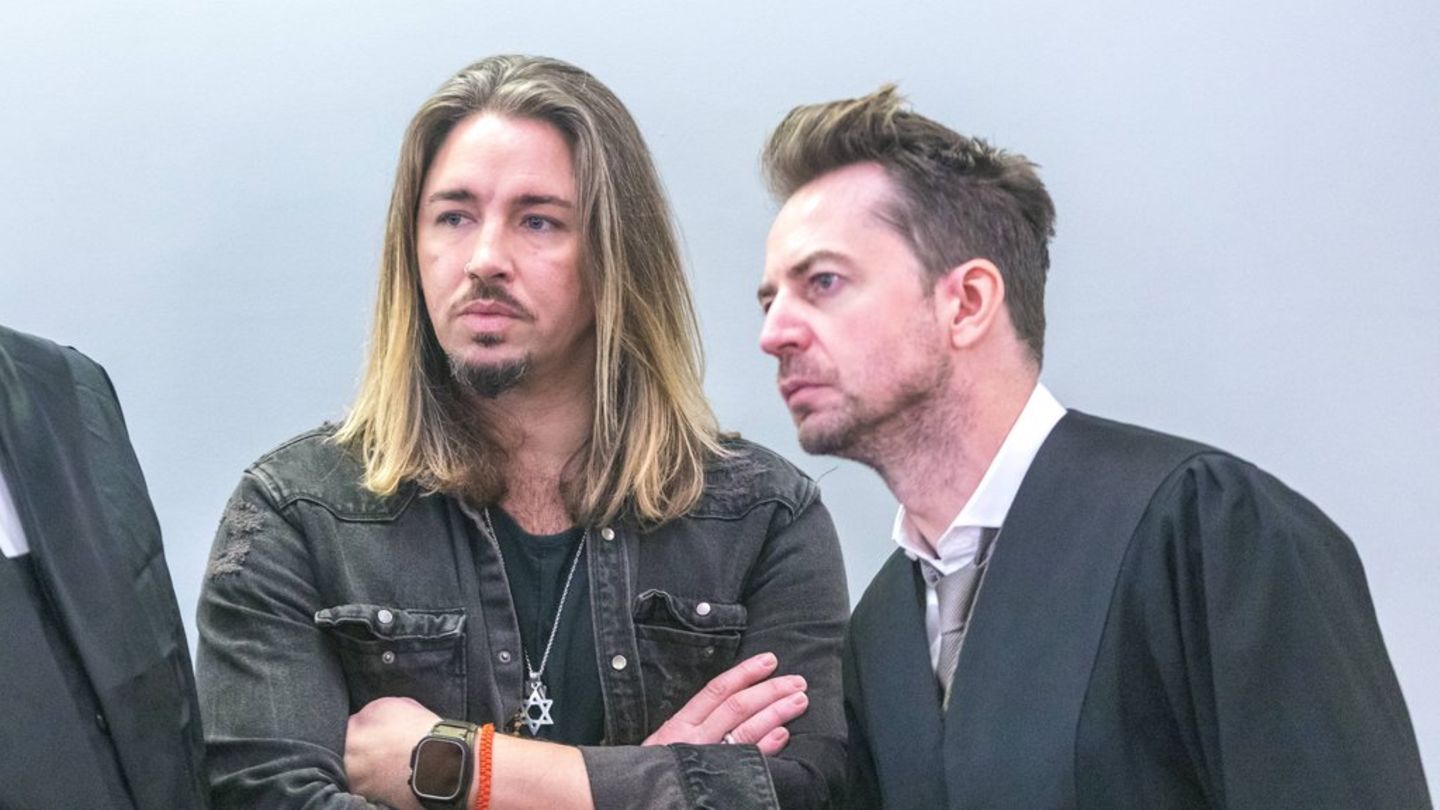 Gil Ofarim und sein Anwalt Dr. Alexander Stevens.