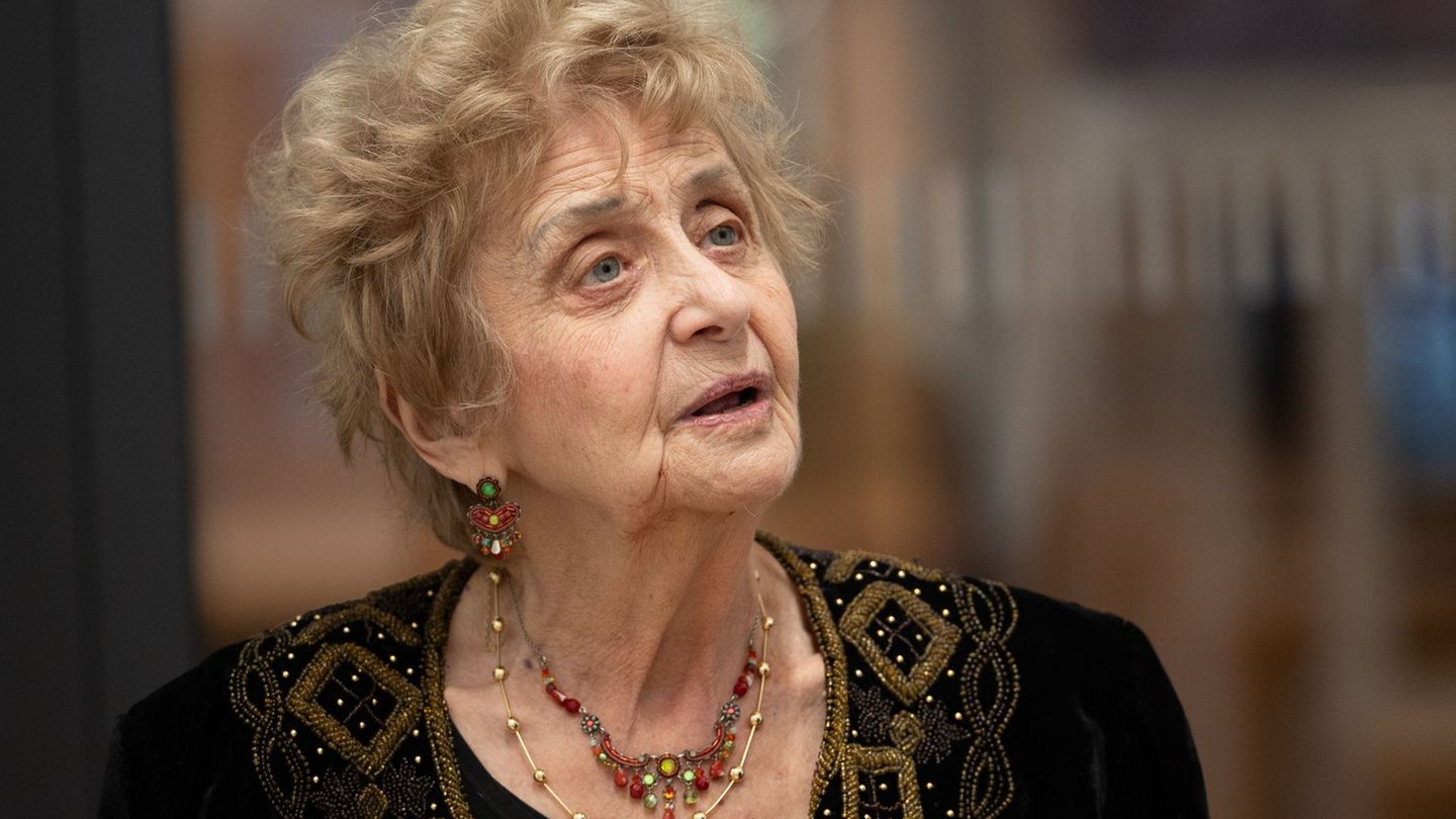 Tova Friedman, die als Kind das Vernichtungslager Auschwitz überlebte, ist auch heute - 81 Jahre nach der Befreiung des Lagers d