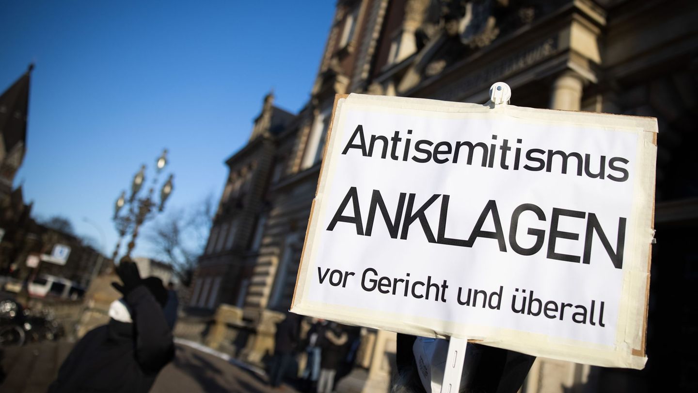 Der Leiter der Dokumentationsstelle Antisemitismus fordert langfristige Förderung von Projekten. (Symbolbild) Foto: Christian Ch